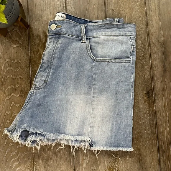 Twelve by ontwelfth Stylish Jean Shorts - Picture 11 of 11